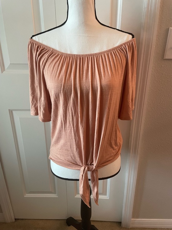 Kim & Cami Tops - Kim & Cami Off-Shoulder Tie-Front Crop Top in Peach
